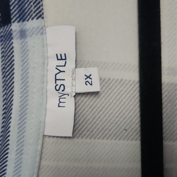 Stretchy Plaid  Long Sleeve Button Up - Picture 5 of 6